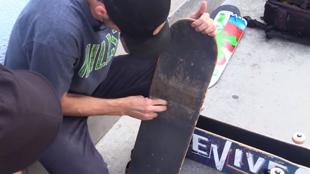 How to replace the old grip tape