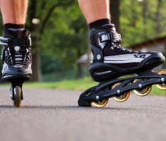 How Do You Stop While Roller Skating