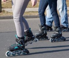 Keep Balance On Roller Skate